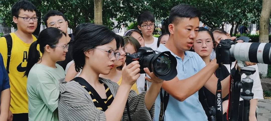 浙江队训练开放日，冲刺阶段手感冰凉引欢呼，意甲在即，轮换策略成焦点(浙江足球队最新消息今天比赛直播)-米兰登录入口