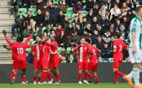 详细阅读:阿贾克斯训练开放日;赛前门线救险引欢呼;荷甲在即;球探报告显示潜力 -米兰app下载 阿贾克斯训练开放日;赛前门线救险引欢呼;荷甲在即;球探报告显示潜力 -米兰app下载