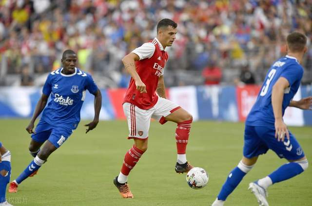 埃因霍温发布备战花絮，国际比赛日官宣签约，英超任务艰巨，纪律约束更严格(埃因霍温历史阵容)-米兰登录入口